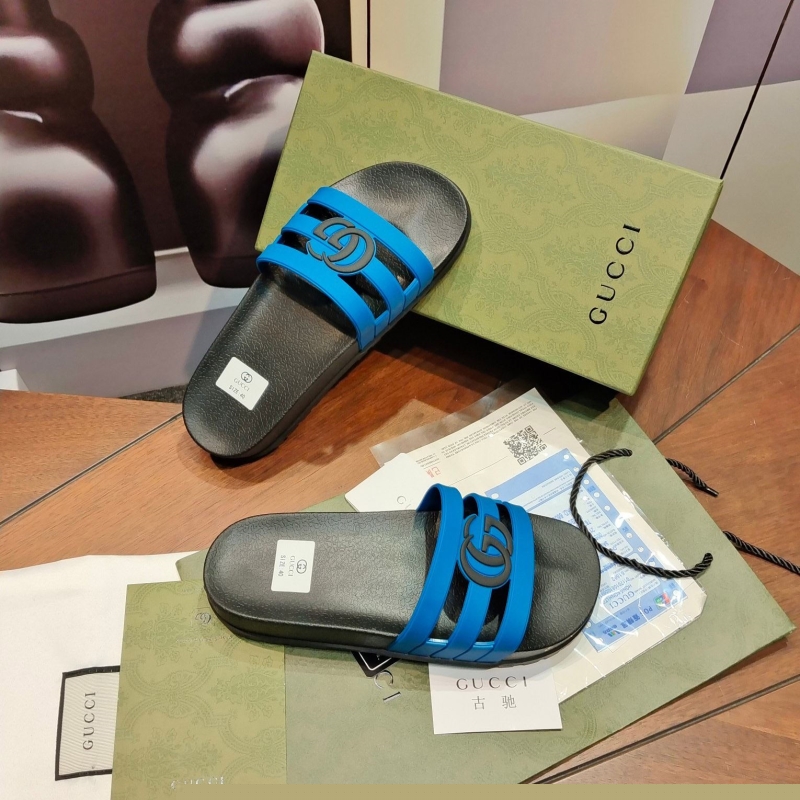 G*u*i slippers